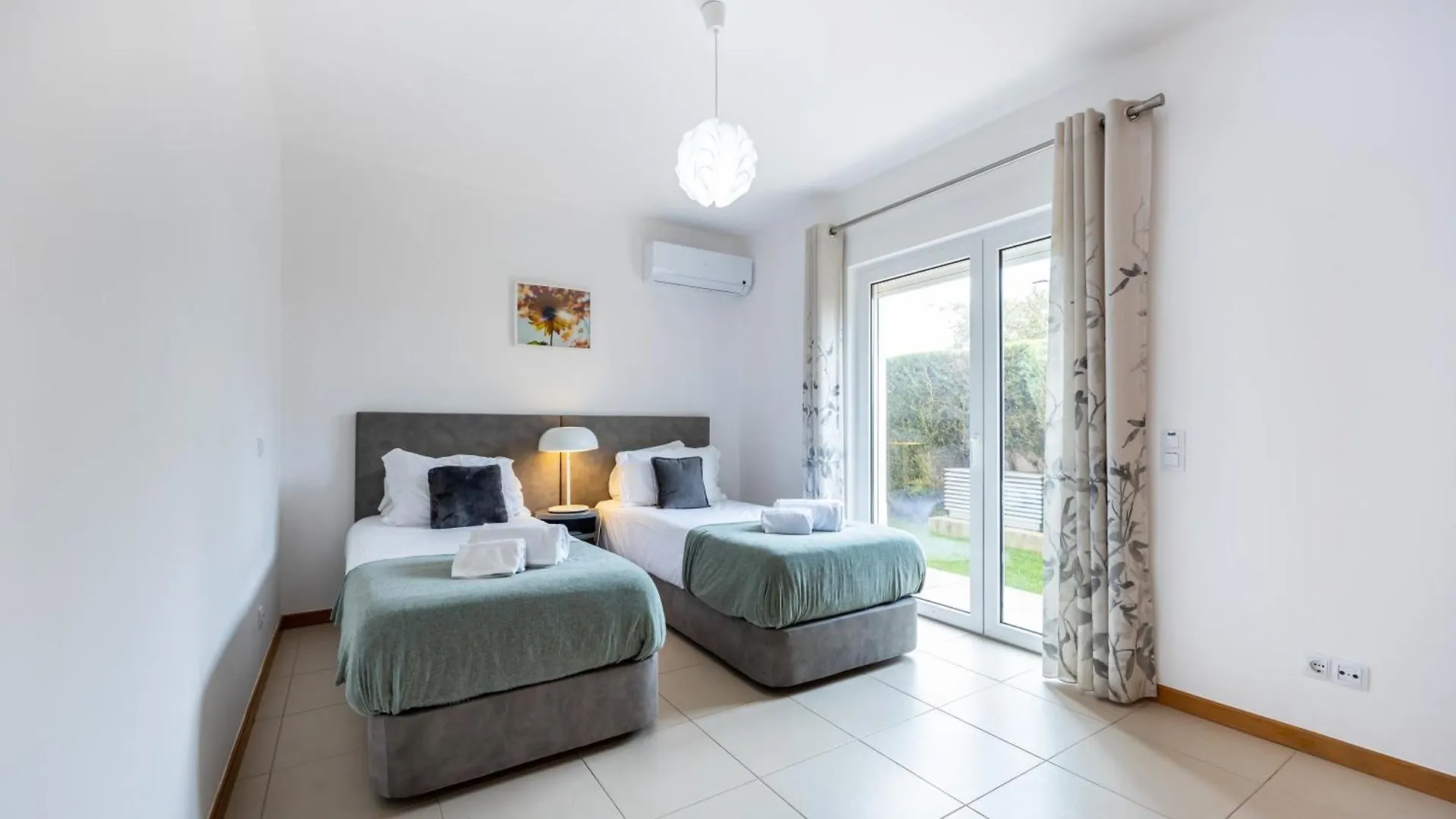 Supreme Lodge Burgau 0*,
